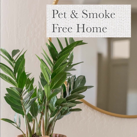 Meet your Posher, Cassye - Picture 1 of 3